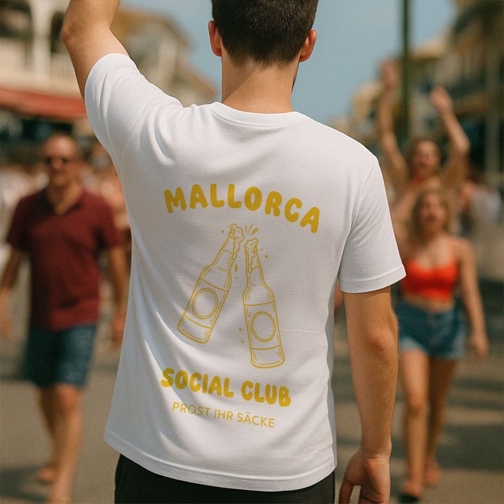 Personalisierbares T-Shirt mit Drinks und Text