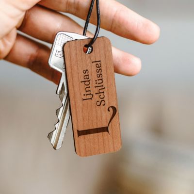 Personalisierbarer Holz Schlüsselanhänger mit Monogramm