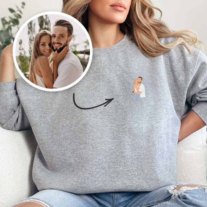 Personalisierbarer Pullover mit kleiner Illustration